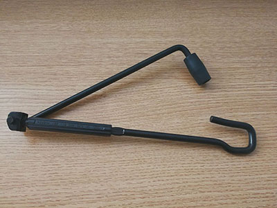 做汽車千斤頂手搖桿成型產(chǎn)品，選貝朗線材折彎機