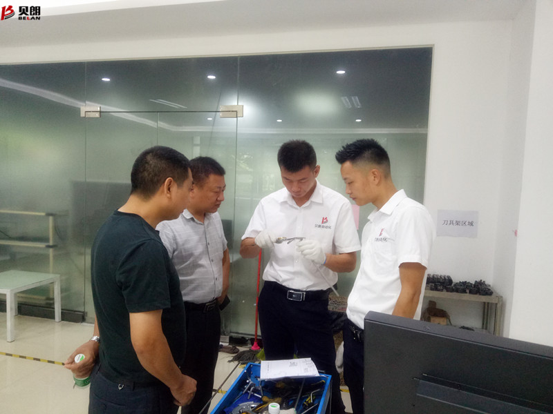 東莞客戶參觀貝朗智能全自動(dòng)彎線機(jī)，連連稱贊！