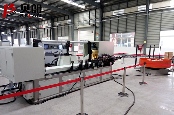 貝朗雙頭線材折彎?rùn)C(jī)在成都富維安道拓客戶車(chē)間