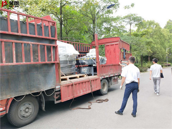 貝朗自動化設備發(fā)貨現場