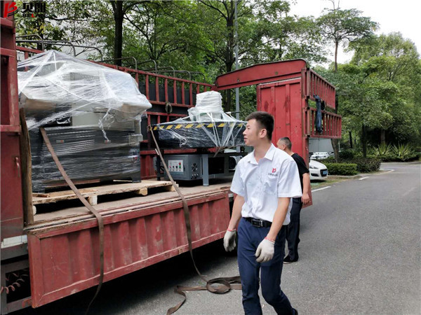 貝朗自動化設備發(fā)貨現場