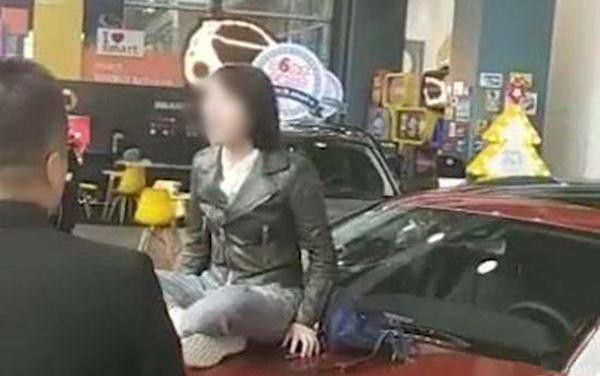 奔馳女車主維 權(quán)：到底是車的問題還是4S店的問題？
